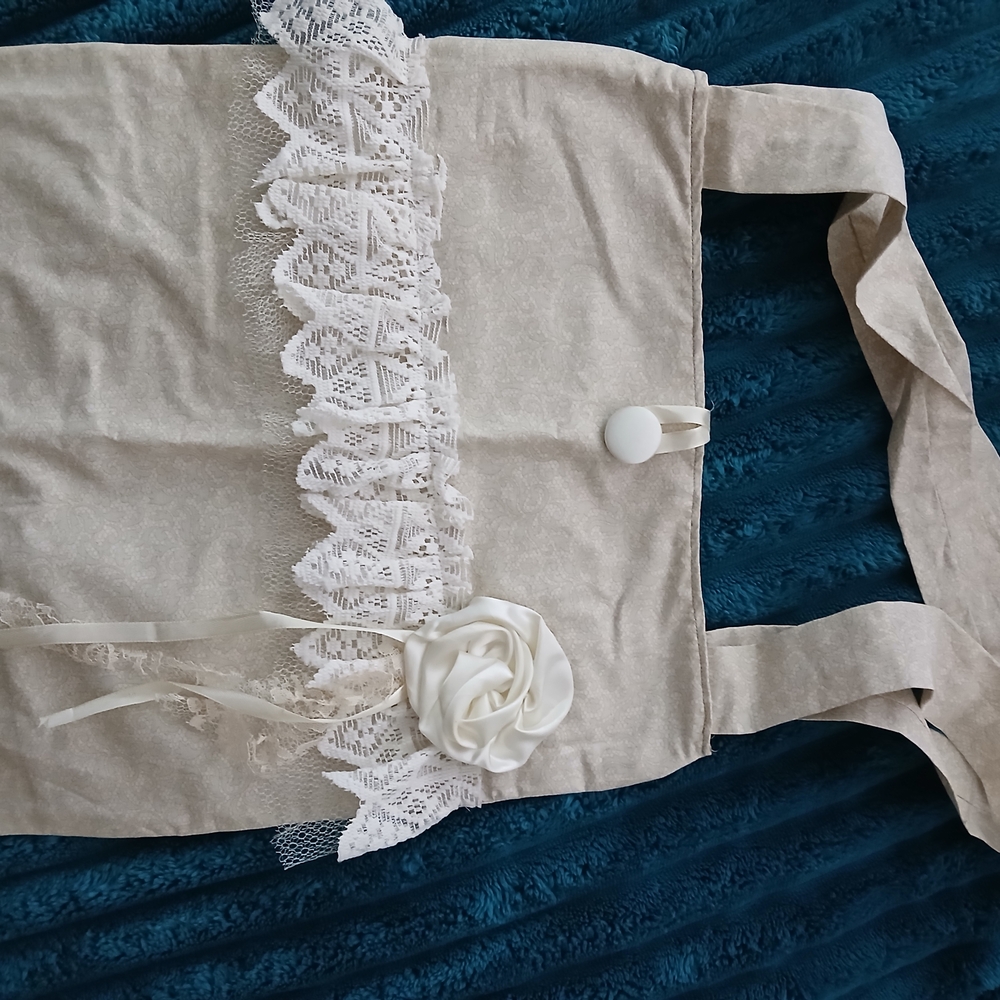 Elegant Cream Tote Bag with Lace Detail